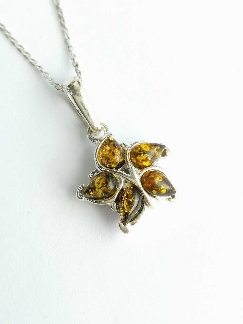 Amber flower pendant necklace in Sterling Silver 🆕